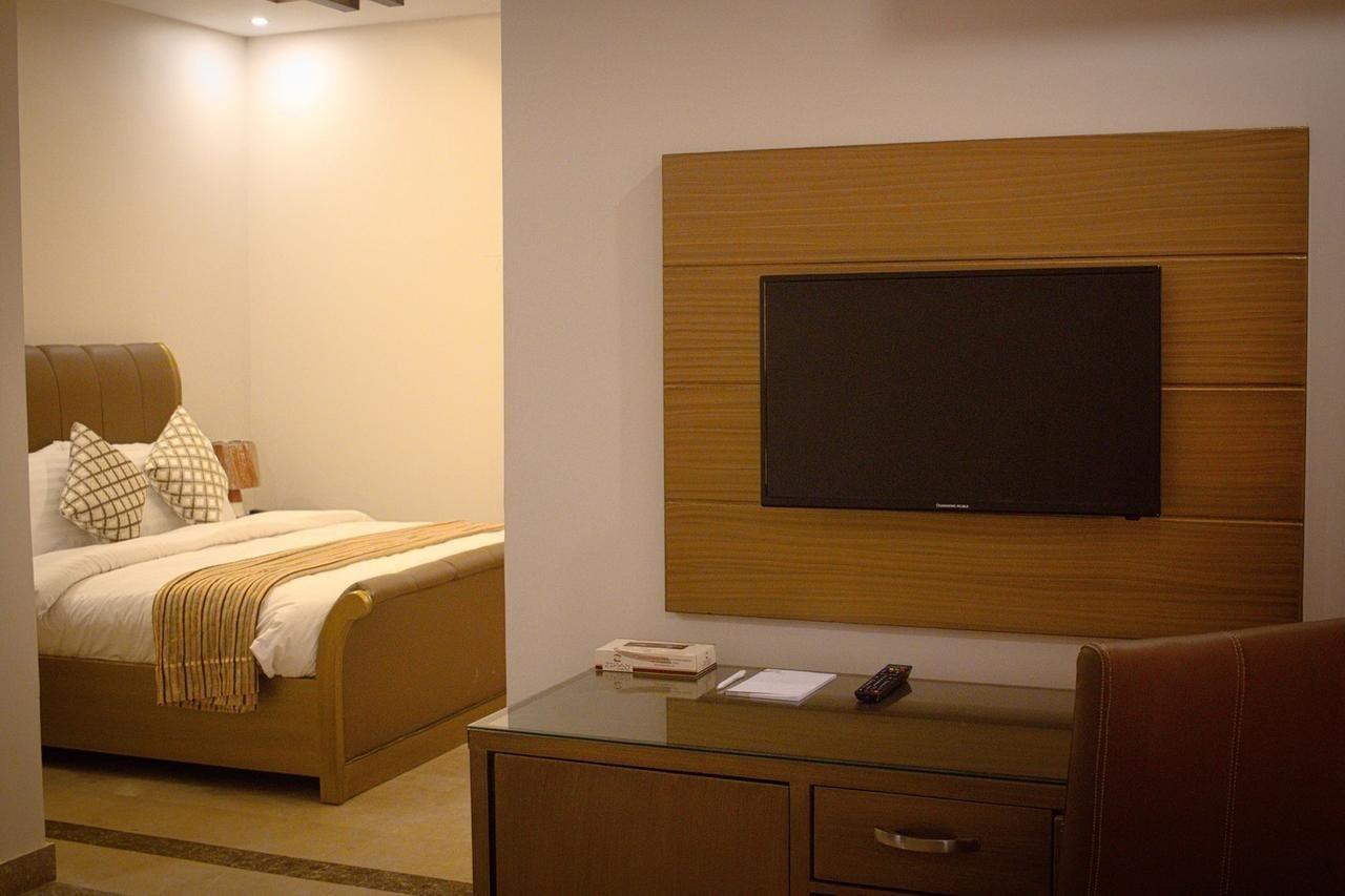 Zifan Hotel & Suites Karachi Eksteriør billede