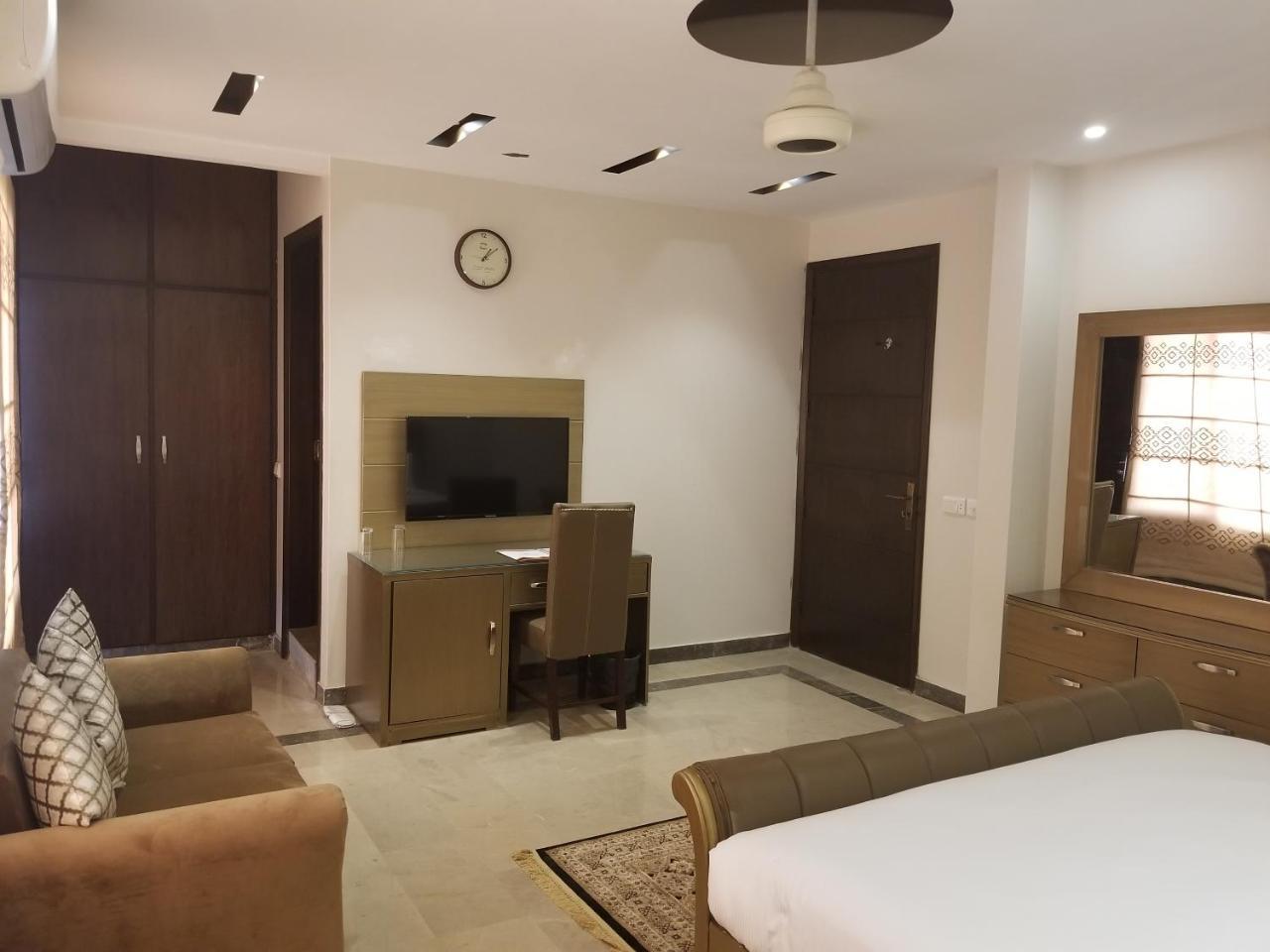 Zifan Hotel & Suites Karachi Eksteriør billede