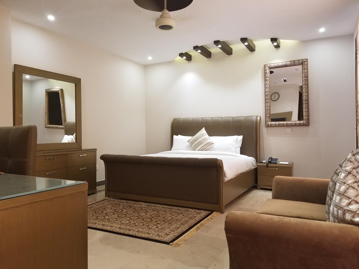 Zifan Hotel & Suites Karachi Eksteriør billede