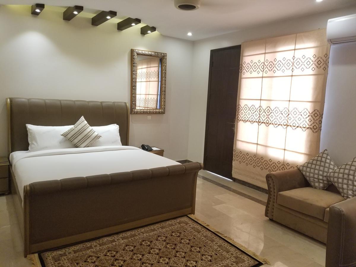 Zifan Hotel & Suites Karachi Eksteriør billede