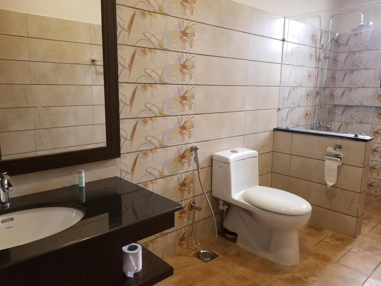 Zifan Hotel & Suites Karachi Eksteriør billede