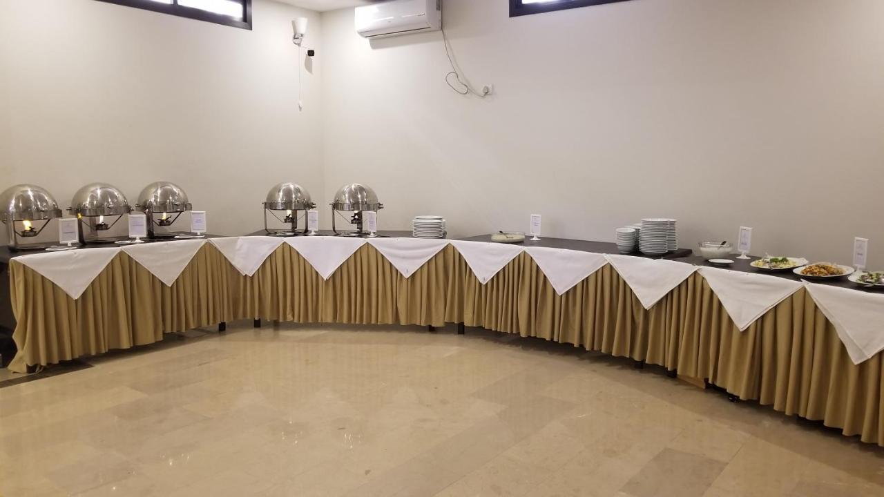 Zifan Hotel & Suites Karachi Eksteriør billede